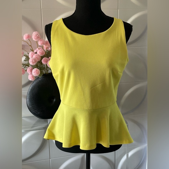 INC International Concepts Yellow Chartreuse Sleeveless Peplum Top Size Small - Picture 1 of 7
